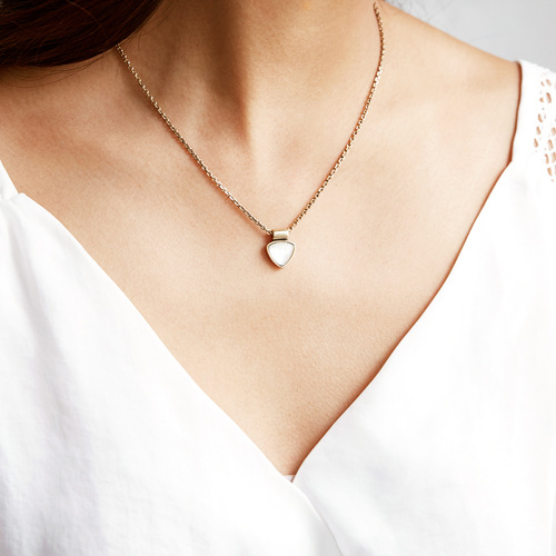 Title 15, Natural stone pendant long sweater chain