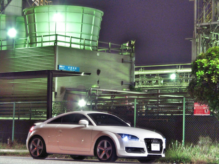 TT クーペのアウディ TT・工場夜景と愛車・アクセプト・かわいい相棒に関するカスタム事例の投稿画像4枚目