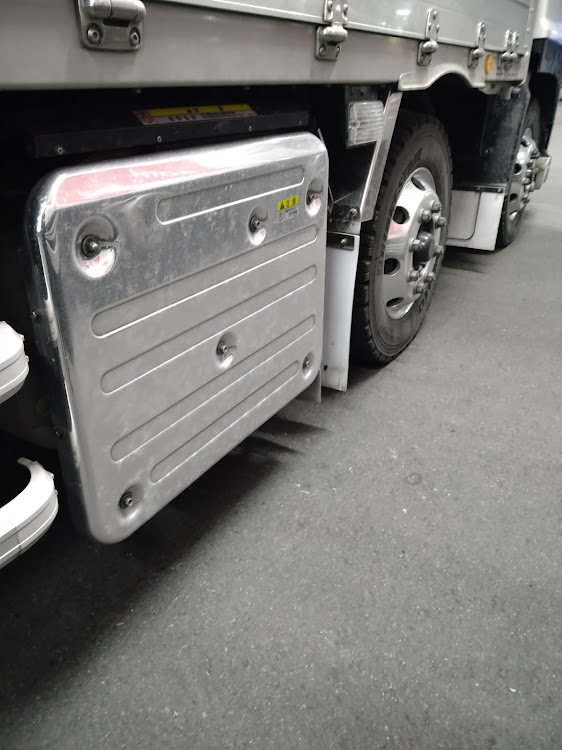 ギガの洗車に関するカスタム事例の投稿画像1枚目