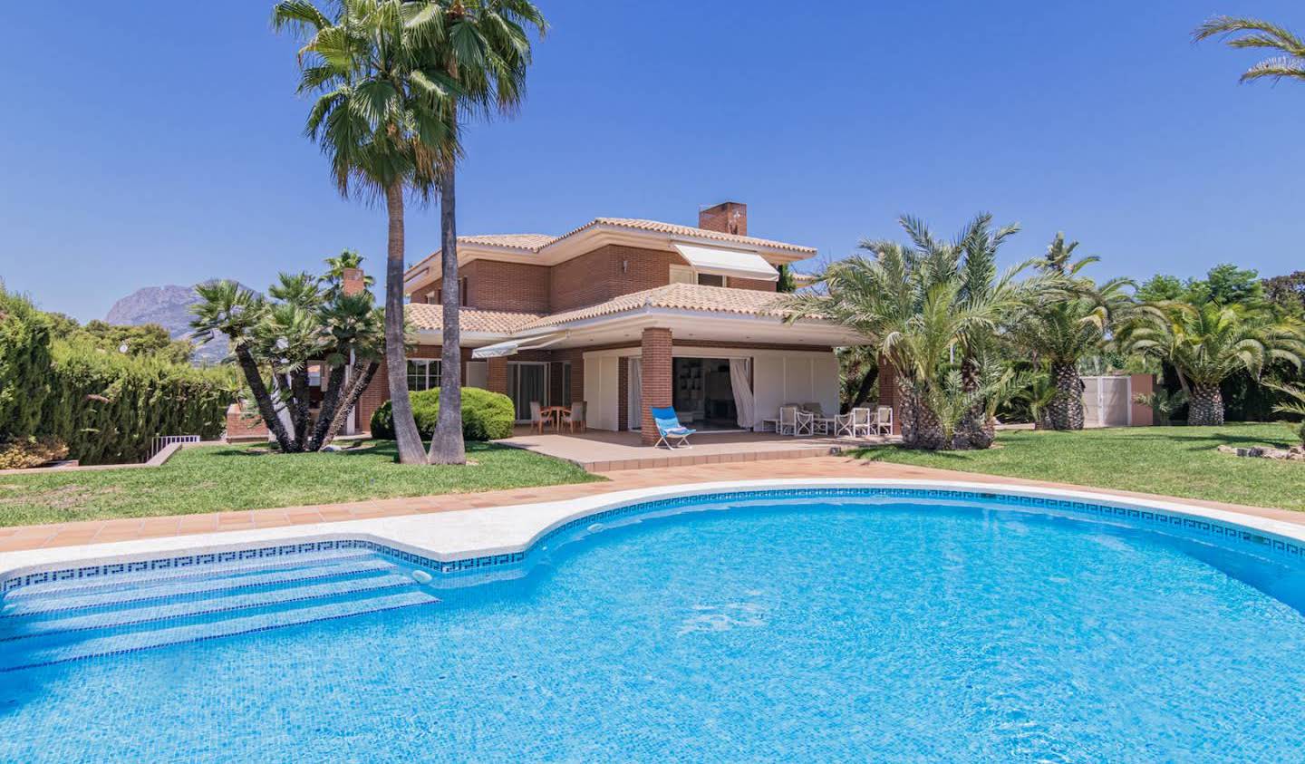 Villa with pool and terrace Benidorm