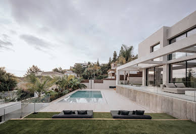 Villa with pool and terrace 18