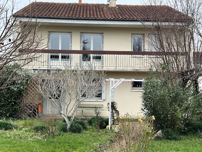 Vente maison 4 pièces 115 m² à Chatellerault (86100), 136 000 €