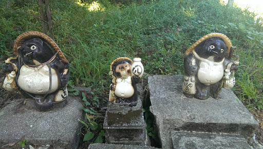 久保田神社の狛狸