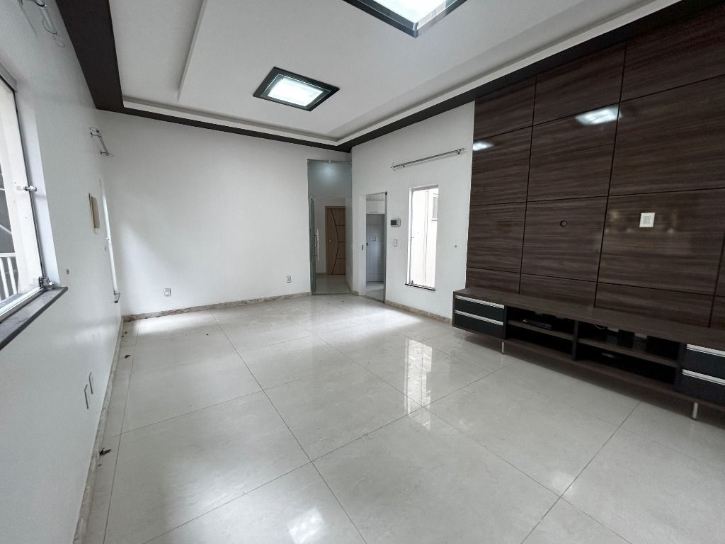 Casa semi mobiliada com 3 quartos sendo uma suíte para alugar, 134 m² por R$ 6.000/mês - Trinta e Um de Março - Boa Vista/RR