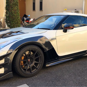 NISSAN GT-R