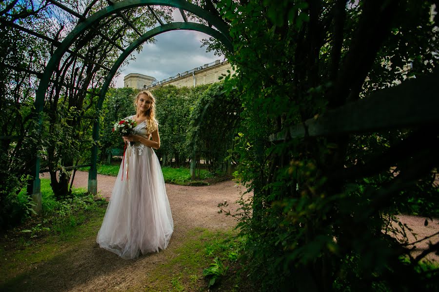 Fotógrafo de bodas Vladimir Lopanov (8bit). Foto del 10 de septiembre 2016