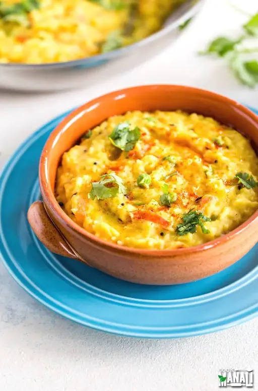 Masala Khichdi With Dahi And Papad