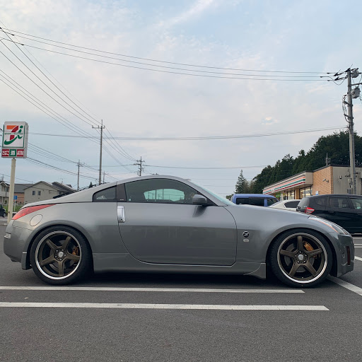 日産 フェアレディzを華麗にカスタム By らぎ 05 25 今日はz33のオーナーになって初めての車検でした 純正の車高よりフロント4cm リア3cm下 Cartune