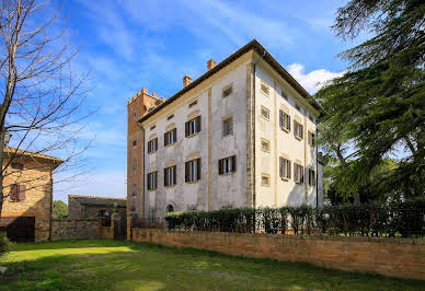 Villa with garden 3