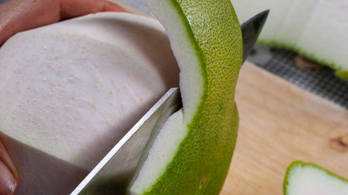 How-to-Peel-Pomelo-Feature-Image