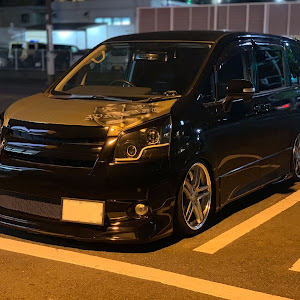 ノア ZRR70W