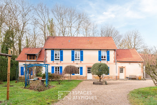 Maison avec piscine et jardin 1