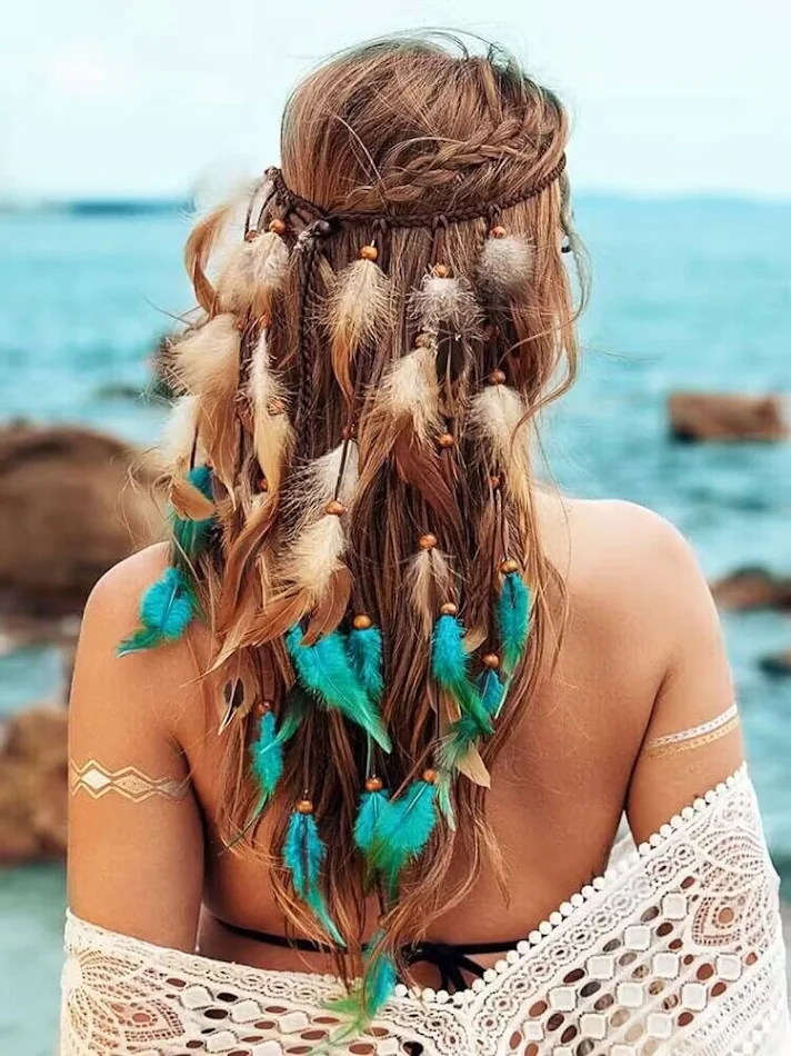 Bandeau de cheveux bohème long à plumes bicolores, coiffe à plumes, idéal pour les festivals et les looks bohème chic, style unique.