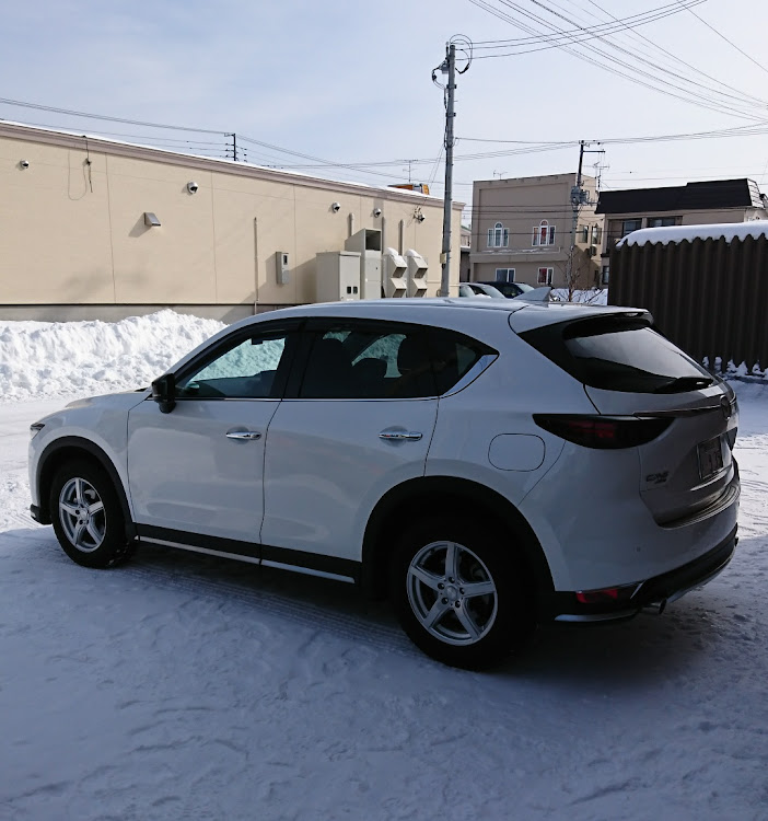 CX-5の昨日からプラス気温・屋根からの落雪・排雪作業に関するカスタム事例の投稿画像1枚目