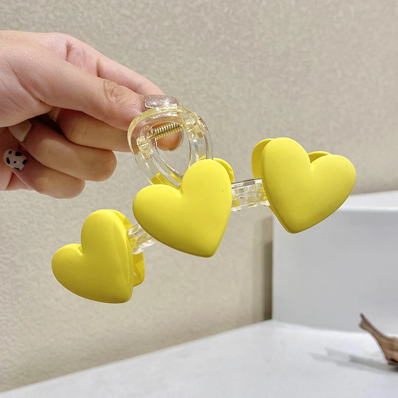 Clip Color Love con textura esmerilada para la parte posterior de la cabeza, accesorios para el cabello femeninos, sujeción elegante y duradera.