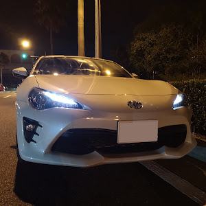 86 ZN6