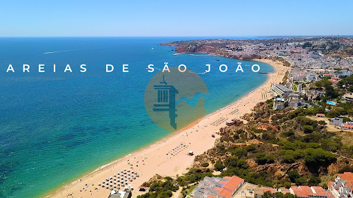 Appartement avec terrasse et piscine 4