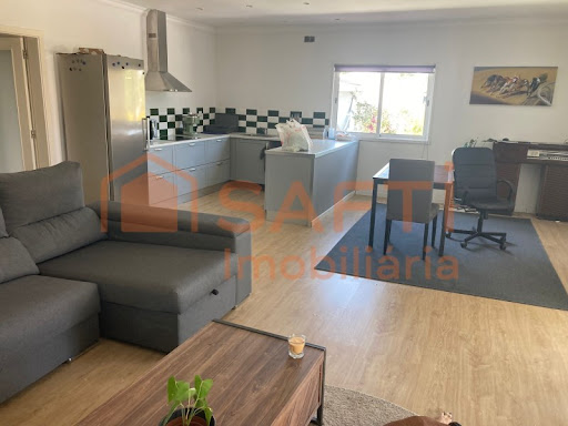 House purchase in Charneca de Caparica e Sobreda (Portugal) with pool and garden