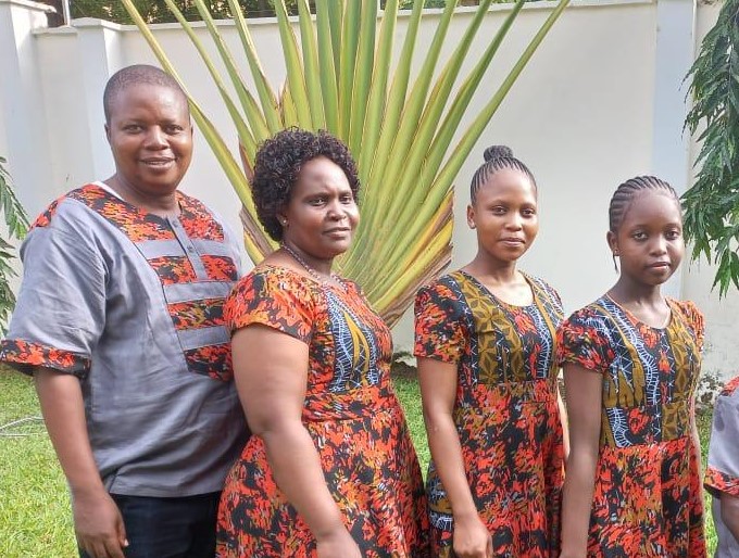 Ronald Bundi, his wife Veronica Ogake and their daughters who died on the spot after their vehicle collided head-on with another vehicle as they were travelling to Kisii on Christmas Day.