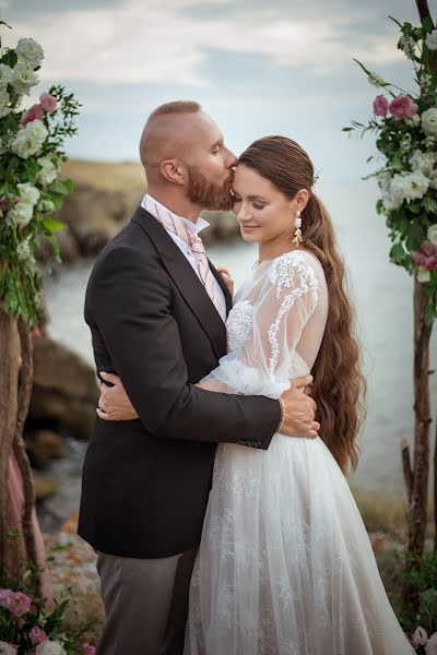 Wedding photographer Dasha Saveleva (savelieva). Photo of 7 August 2019