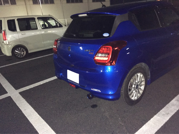 スイフトの夜の駐車場・スイフトrstに関するカスタム事例の投稿画像1枚目