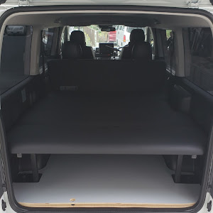 ハイエースバン TRH200V