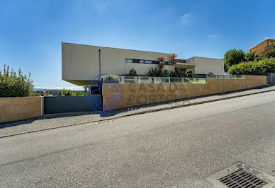 Maison avec piscine et terrasse 2