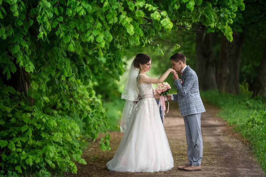 Jurufoto perkahwinan Nina Andrienko (ninaandrienko). Foto pada 5 Jun 2019