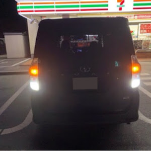 ヴォクシー ZRR70W
