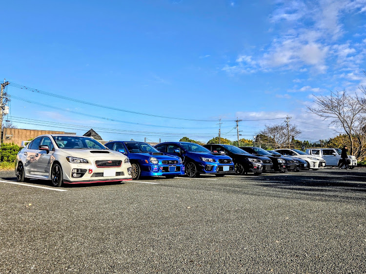 WRX S4の紅葉・カッコカワイイ愛車・ベストショット・2025ベストショット・ドライブに関するカスタム事例の投稿画像2枚目