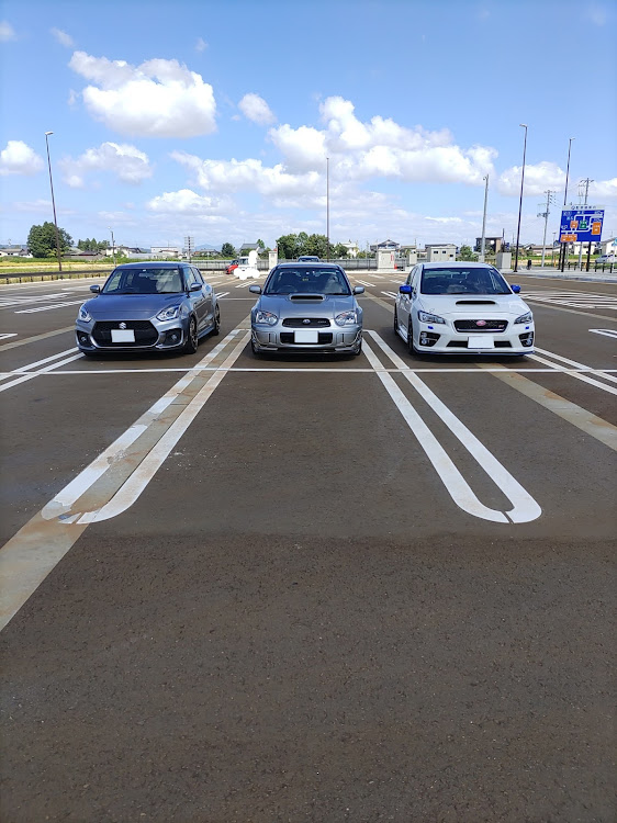 インプレッサ WRX STIのスイフトスポーツ・VAB・S203・台風一過の青空に関するカスタム事例の投稿画像1枚目