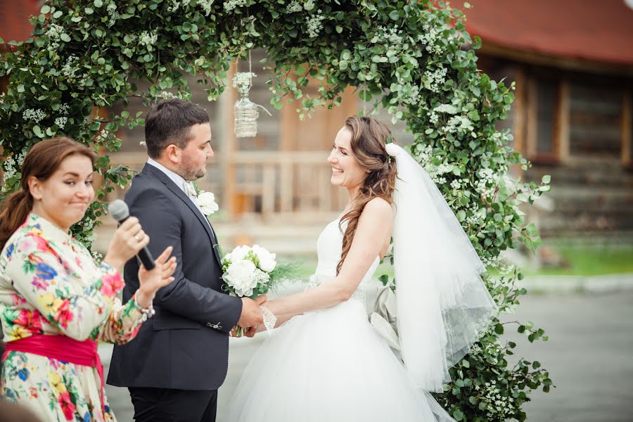 Fotógrafo de casamento Yuliya Goncharova (fotorosa). Foto de 15 de agosto 2016