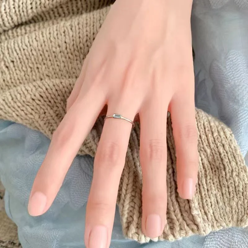 Title 5, Ice Cube Aquamarijn Fijne Cirkel Ring met Glasboor