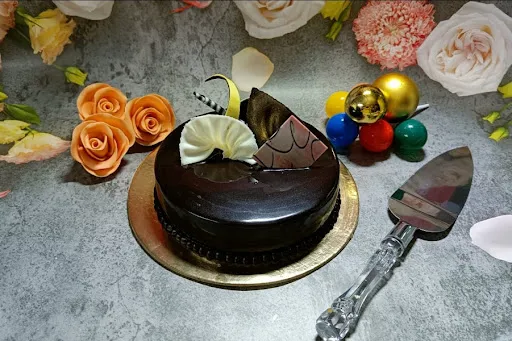 Eggless Truffle Cake