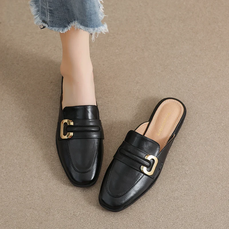 Chinelos femininos retrô slip-on Conforto e estilo vintage para seus pés. Perfeitos para relaxar em casa, desfrute da praticidade e do toque retrô.