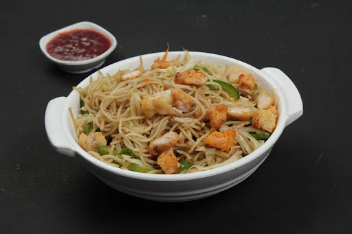 Chicken Hakka Noodles (Street Styles)