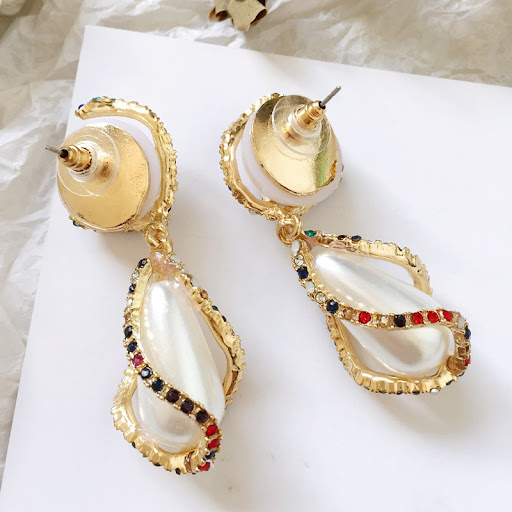 Title 1, Pearl Earrings for Ladies Timeless Elegance Ver...