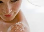 How to Make Sea Salt Body Scrub was pinched from <a href="http://www.ehow.com/how_7155133_make-sea-salt-body-scrub.html" target="_blank">www.ehow.com.</a>