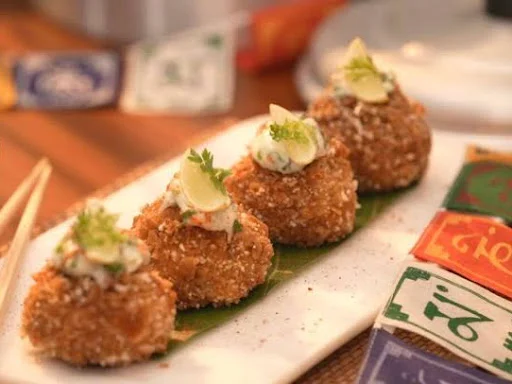 Mutton Kurkure Momos With House Momos Chilli Dip And Mayonnaise Dip