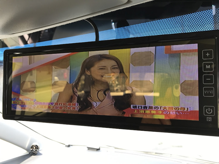 エスティマのミラーモニターに関するカスタム事例の投稿画像3枚目