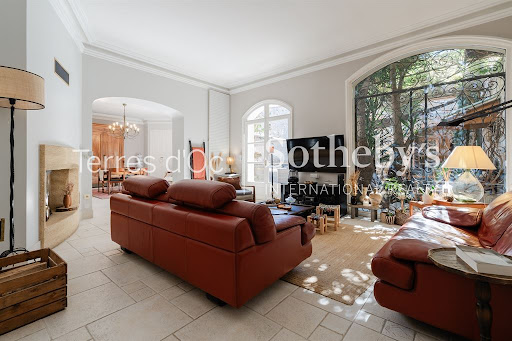 House with pool and terrace 4