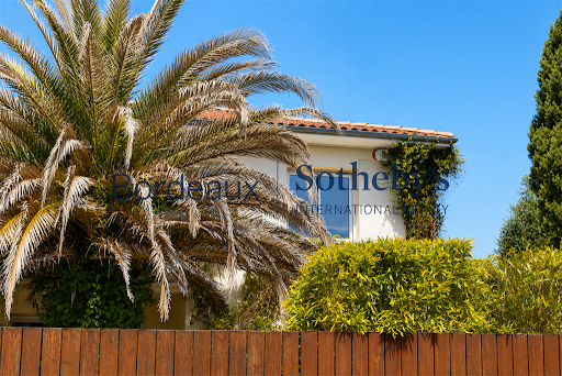 House with pool and garden 1