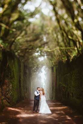 Fotografo di matrimoni Eva Isaeva (sisters). Foto del 23 luglio 2022