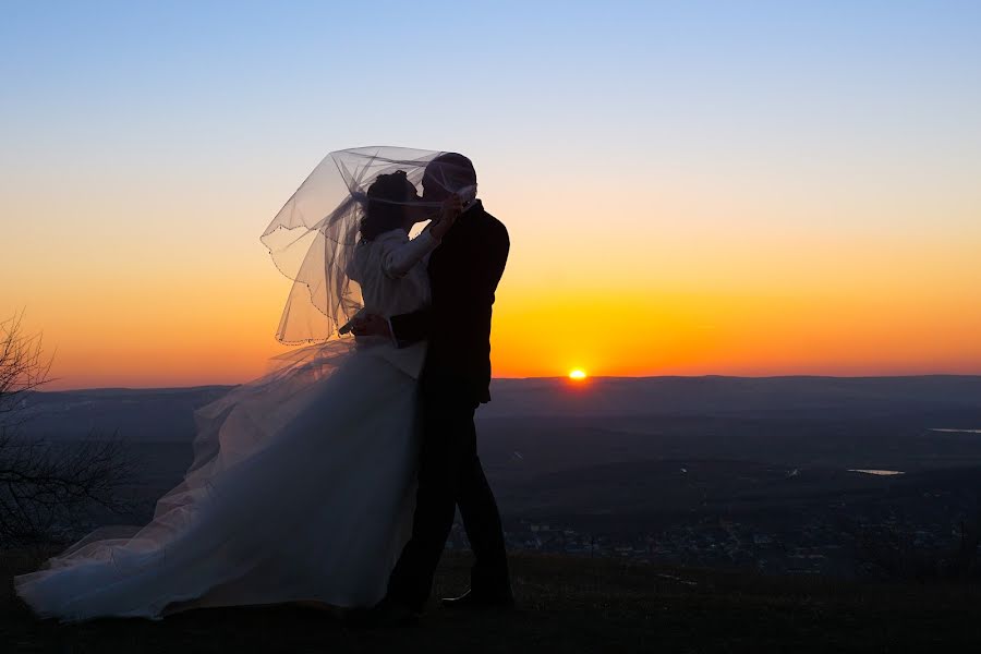 Kāzu fotogrāfs Vasiliu Leonard (vasiliuleonard). Fotogrāfija: 2. aprīlis 2015