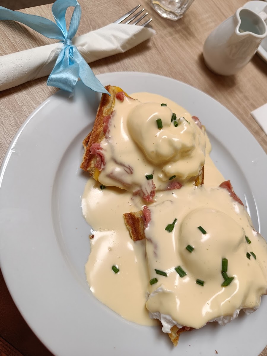 Waffle Benedict