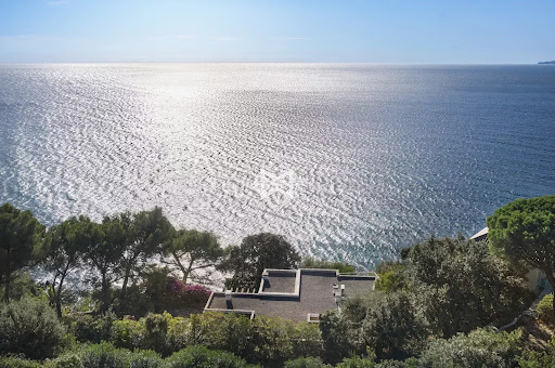 Villa with pool 3