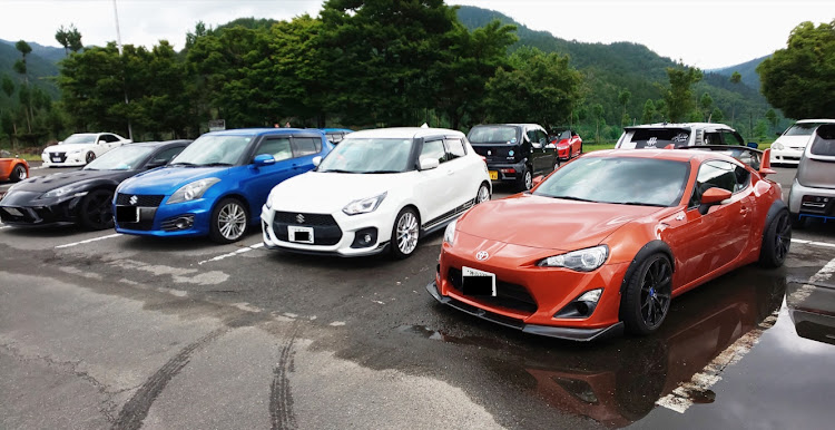 スイフトスポーツの京都府・嵐山高雄パークウェイ・まったり！MT ？😂・エモいスポ車🚗たちに関するカスタム事例の投稿画像16枚目