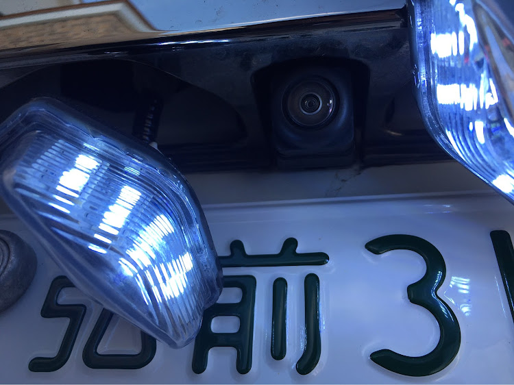 ステップワゴンスパーダのステップワゴンRP・ステップワゴンスパーダクールスピリット・洗車・ナンバー灯交換に関するカスタム事例の投稿画像4枚目