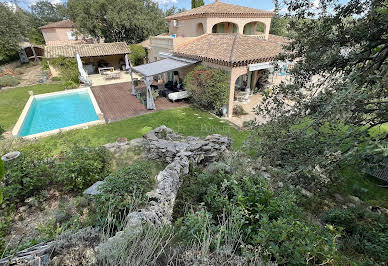 Maison avec jardin et terrasse 1