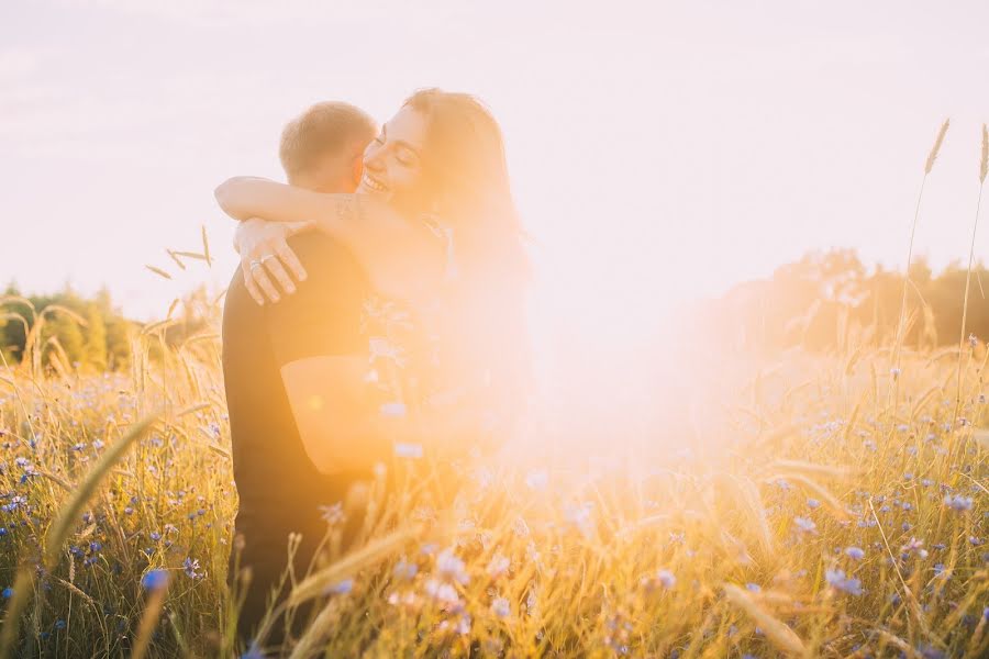 Fotógrafo de casamento Yana Markevich (yanikmar). Foto de 31 de julho 2020